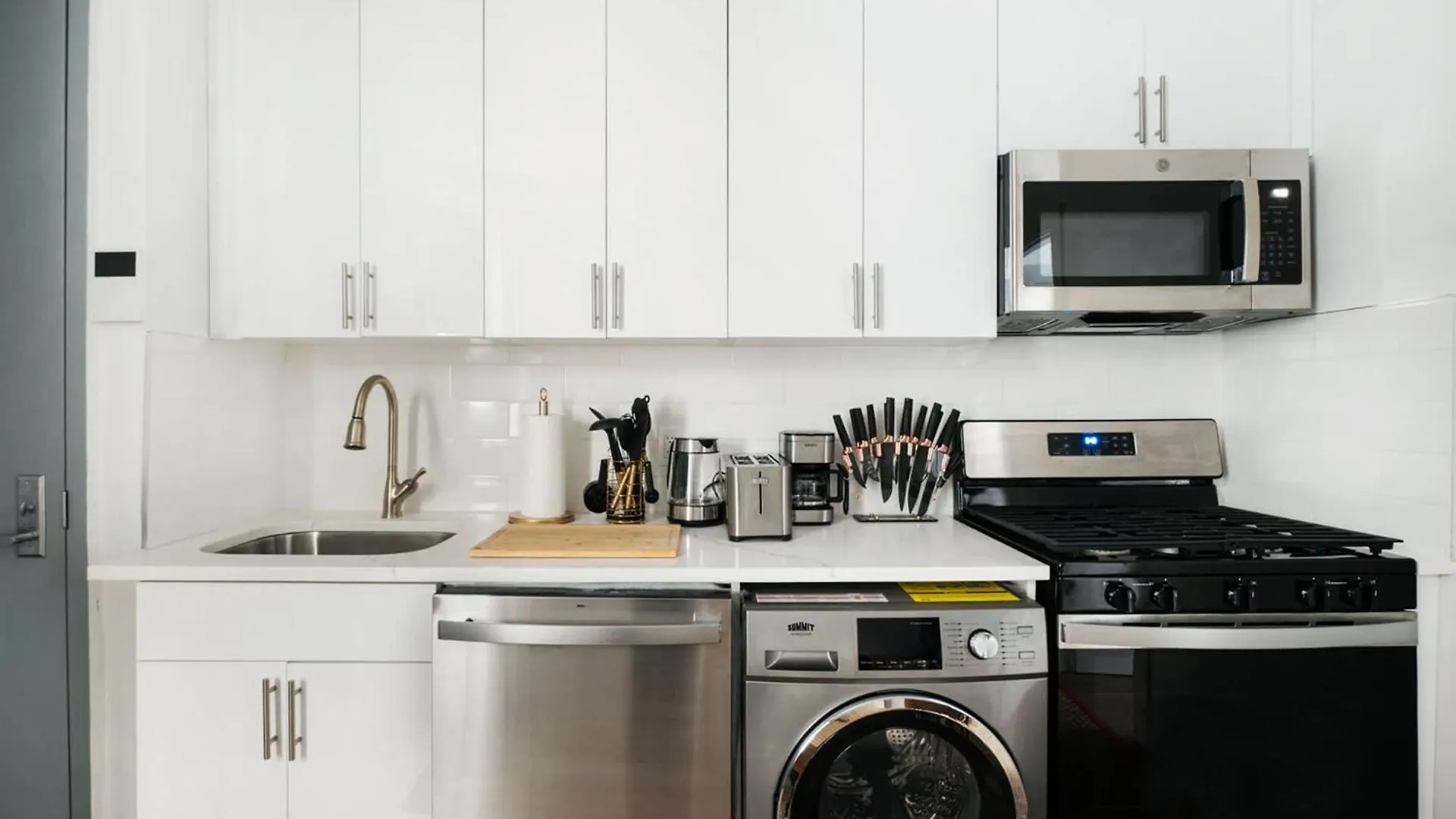 1290-10 New Renovated 2 Bedrooms In Ues New York United States